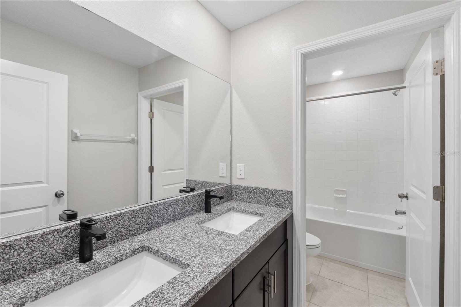 7207 RONNIE GARDENS CT