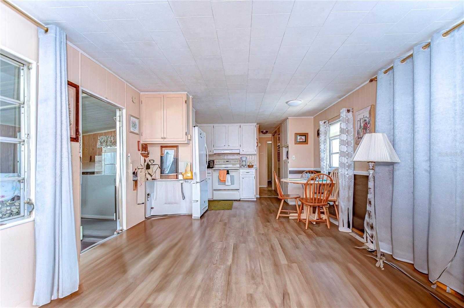 6046 HARRIET ST