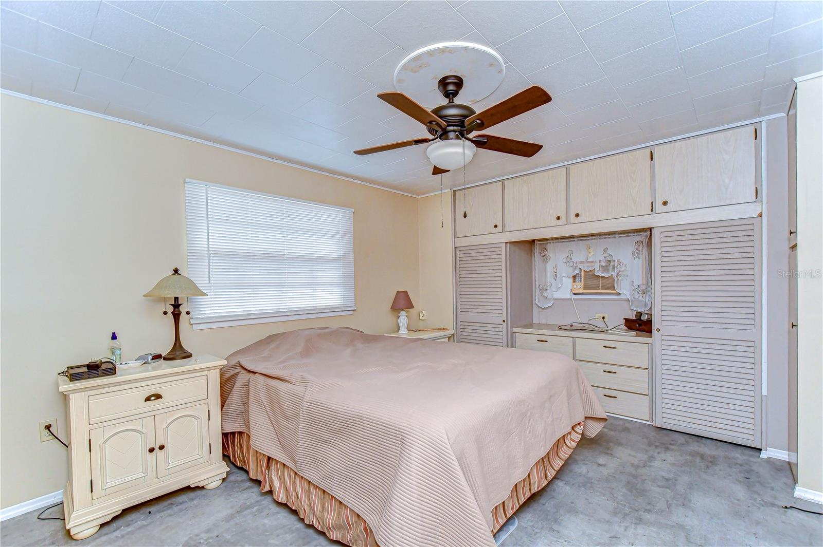 6046 HARRIET ST