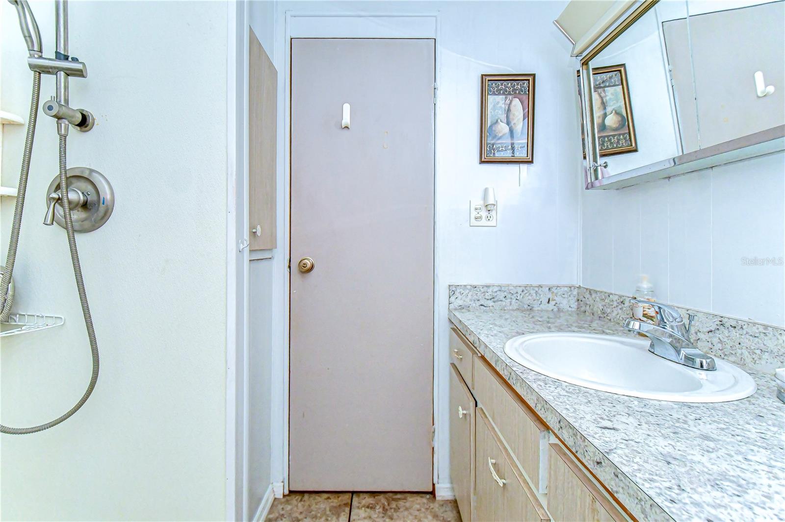 6046 HARRIET ST