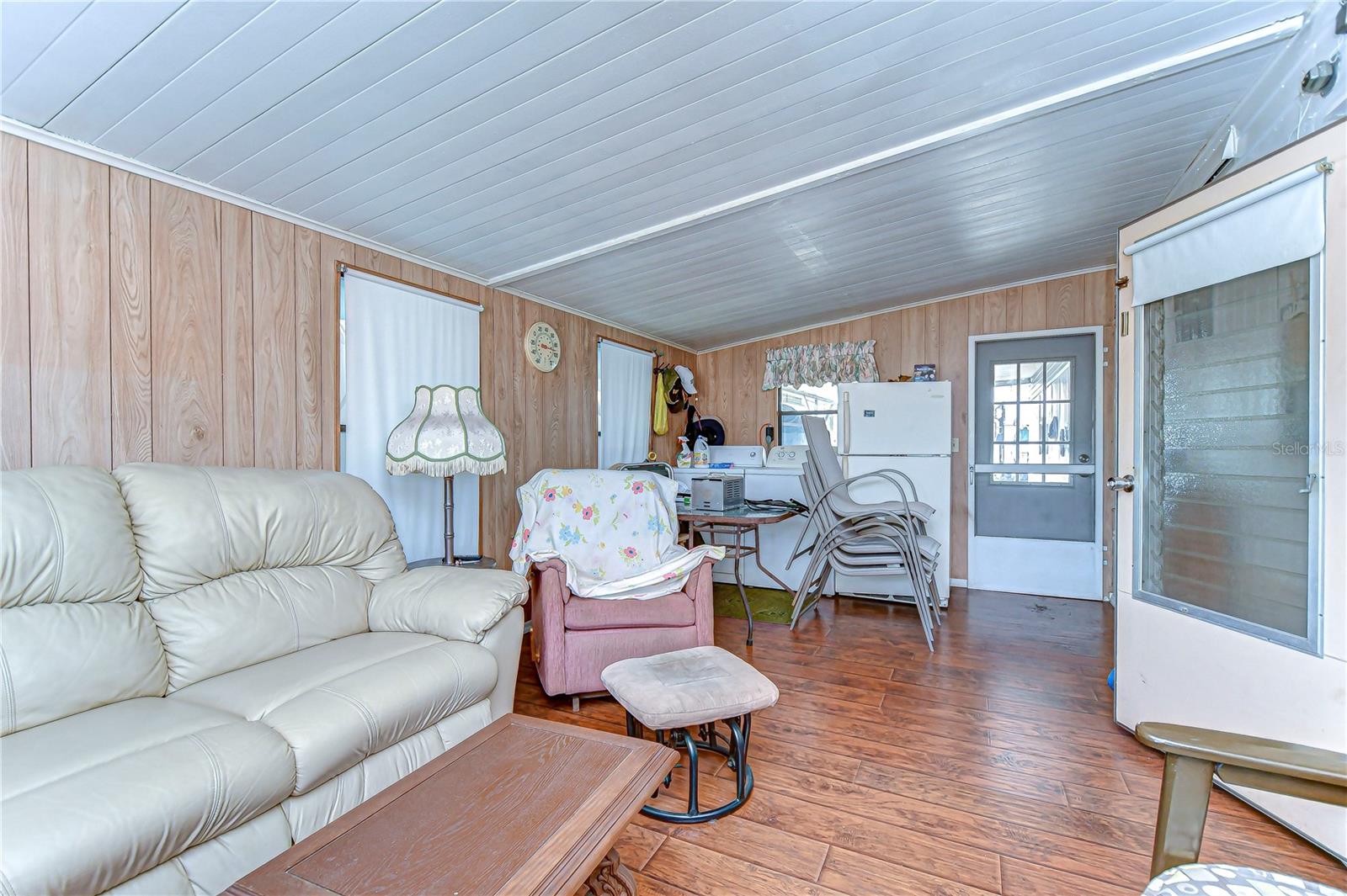 6046 HARRIET ST