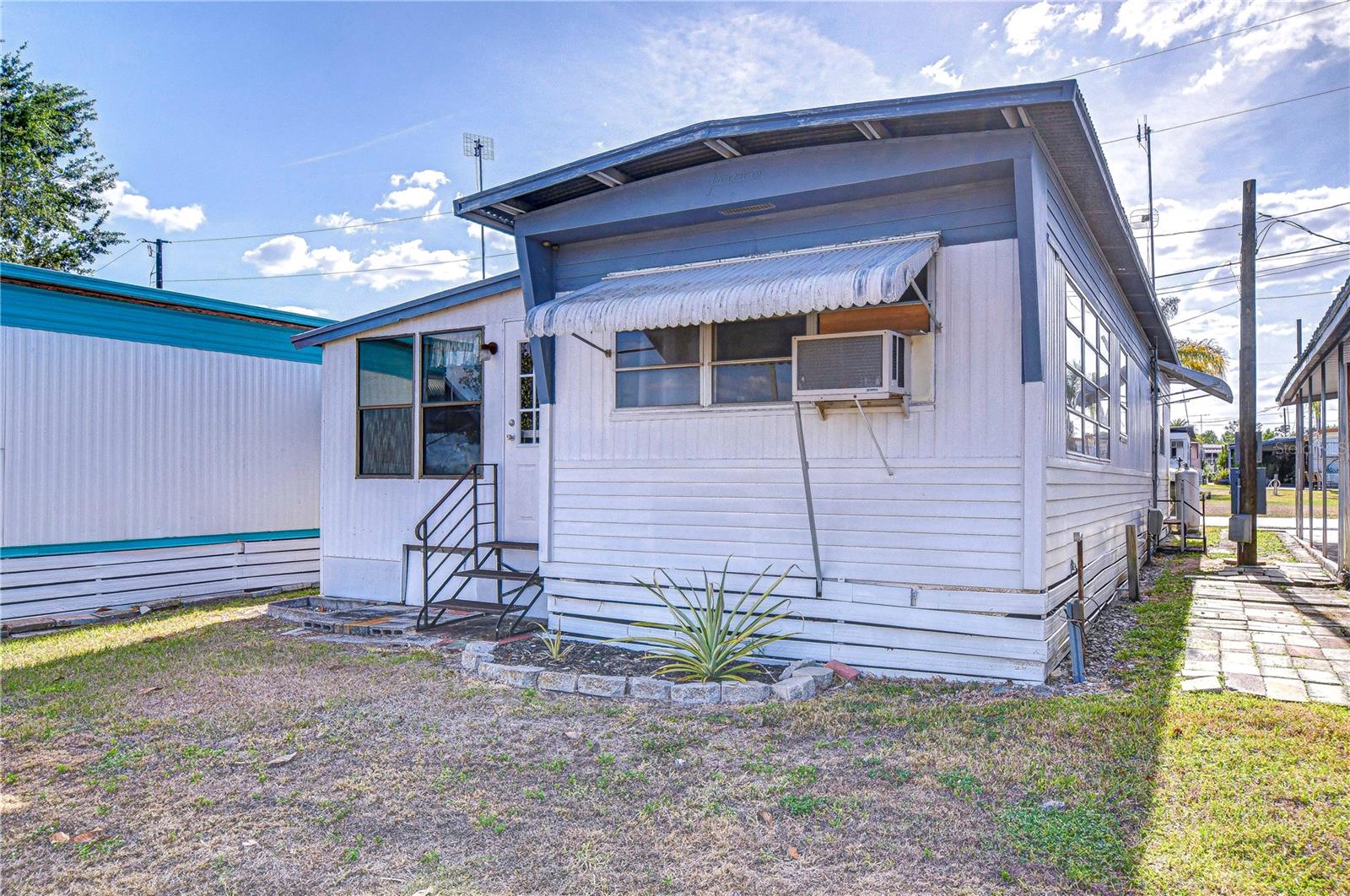 6046 HARRIET ST