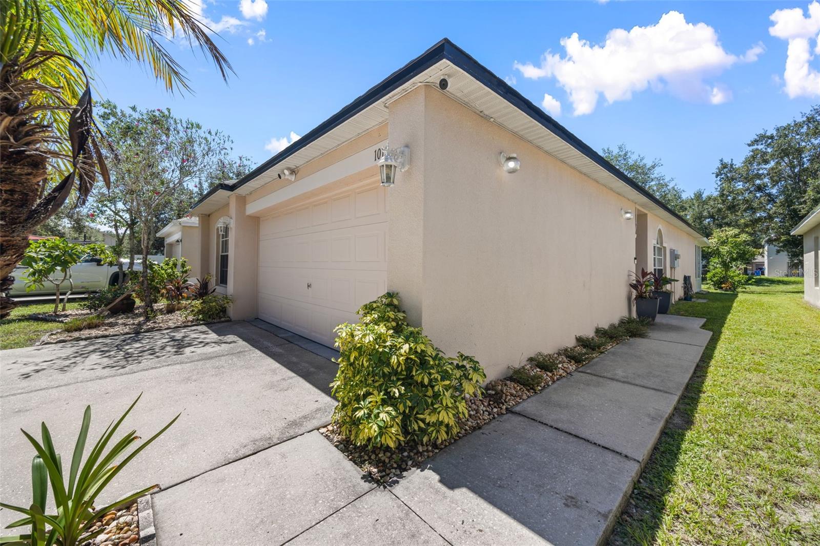 1012 BRENTON LEAF DR