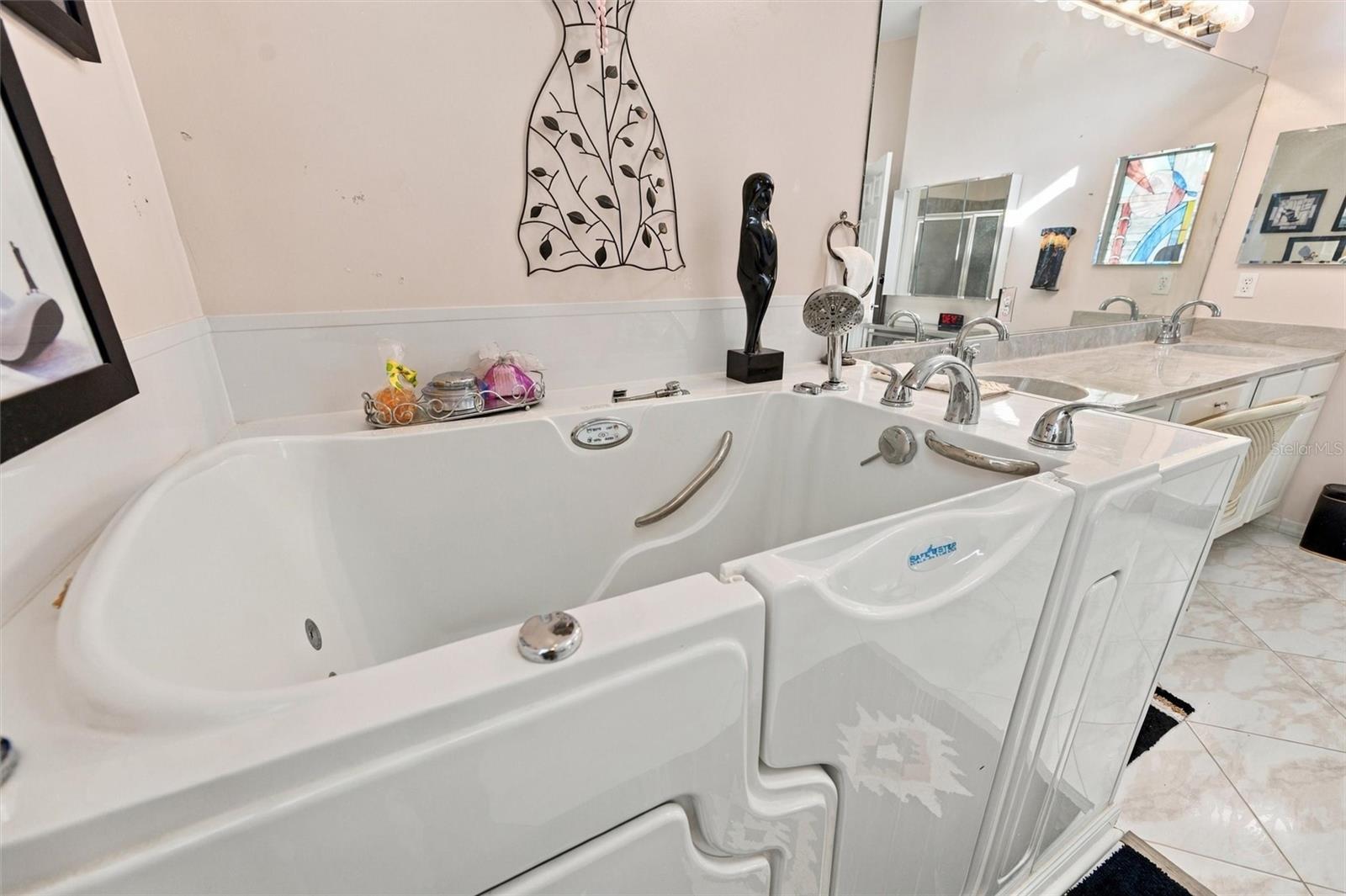 2223 PLATINUM DR