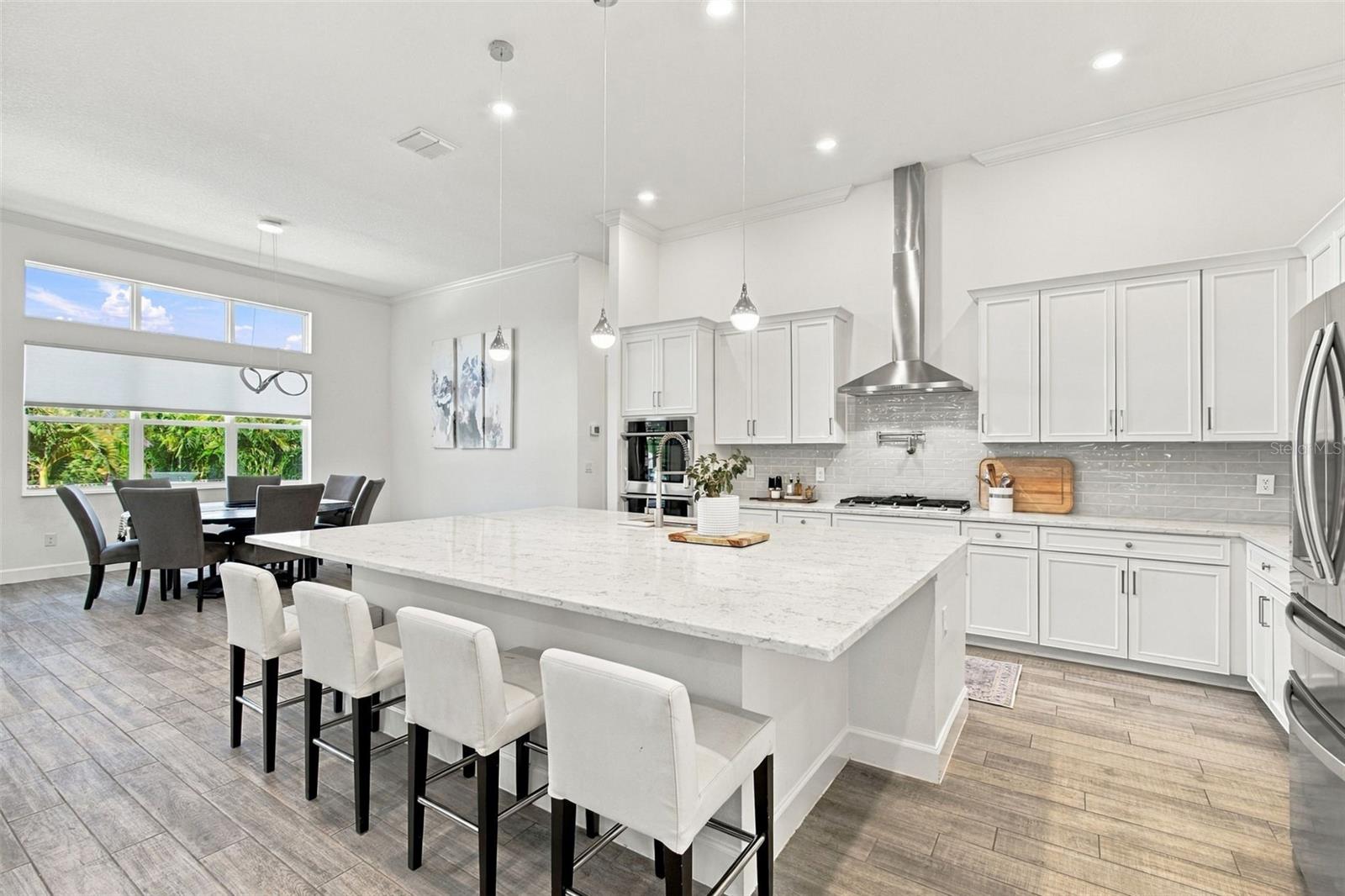 832 MANNS HARBOR DR
