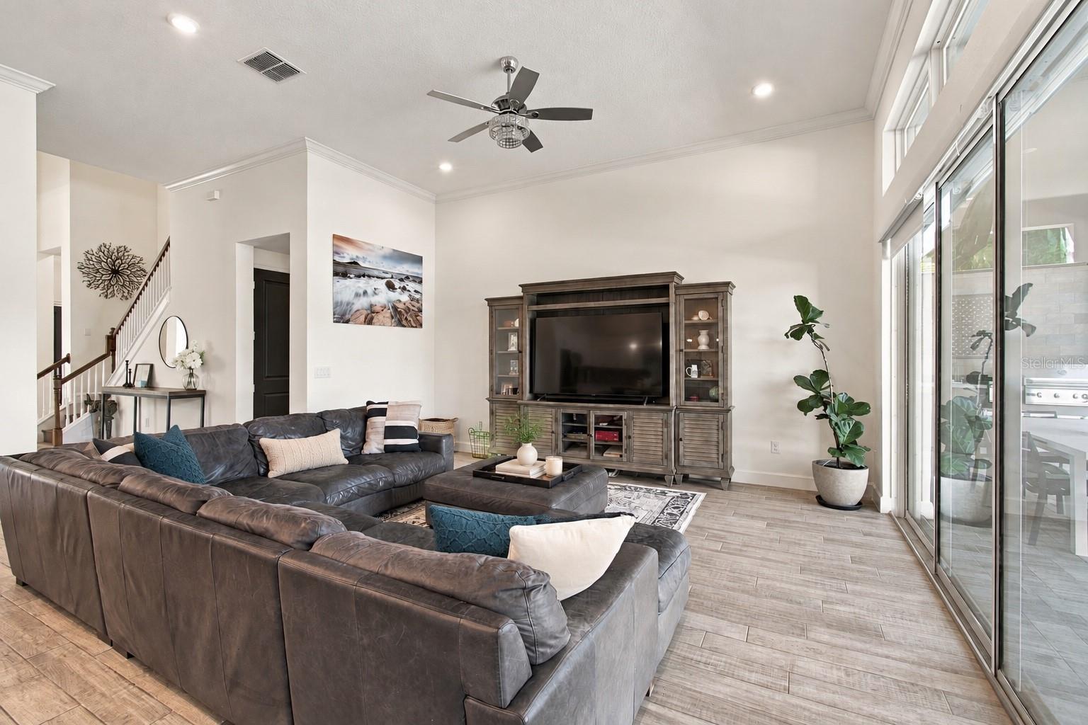 832 MANNS HARBOR DR