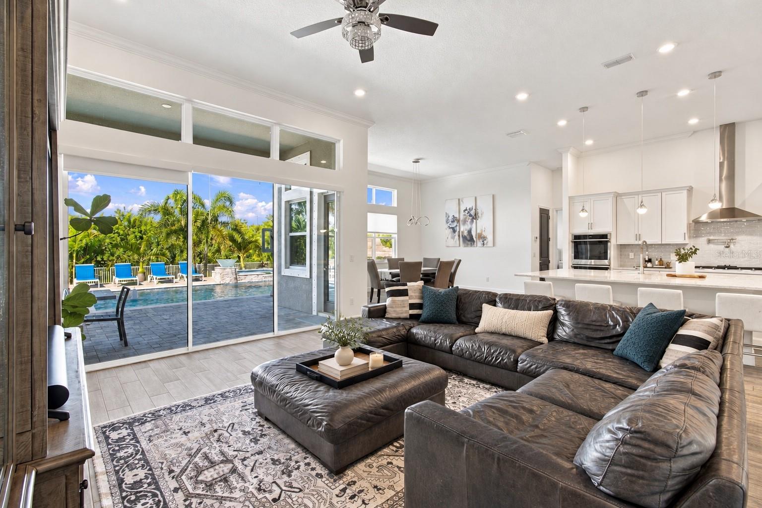 832 MANNS HARBOR DR