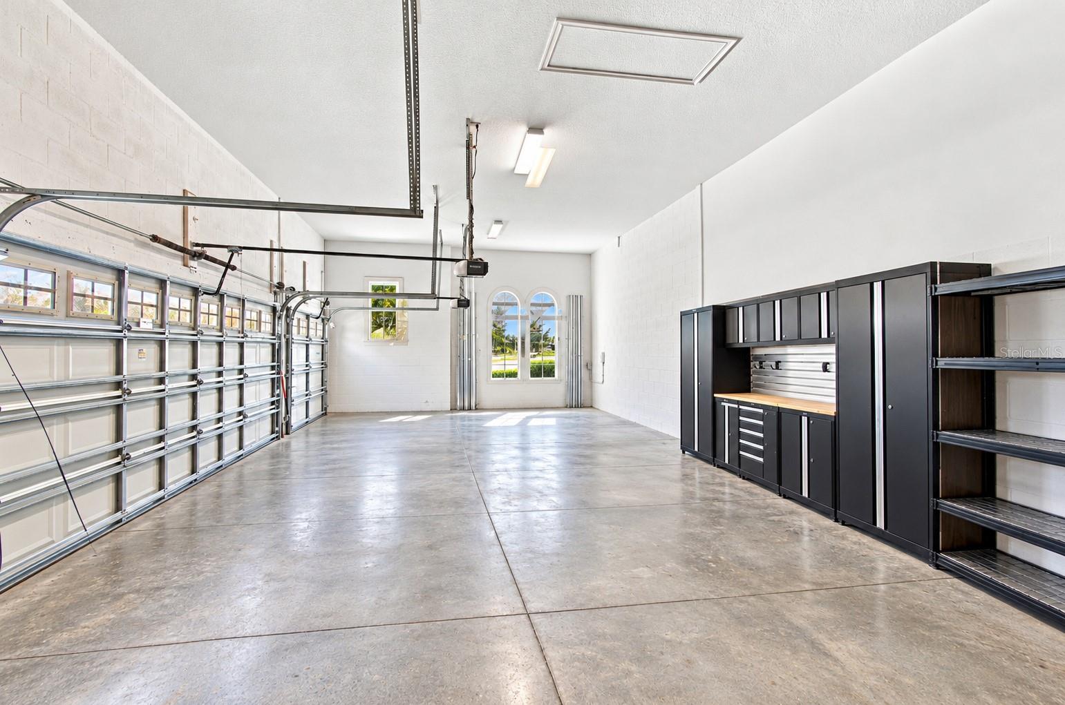 832 MANNS HARBOR DR