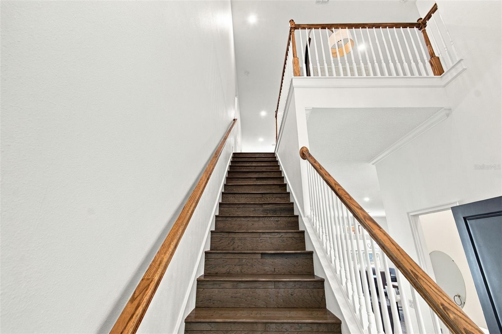 832 MANNS HARBOR DR