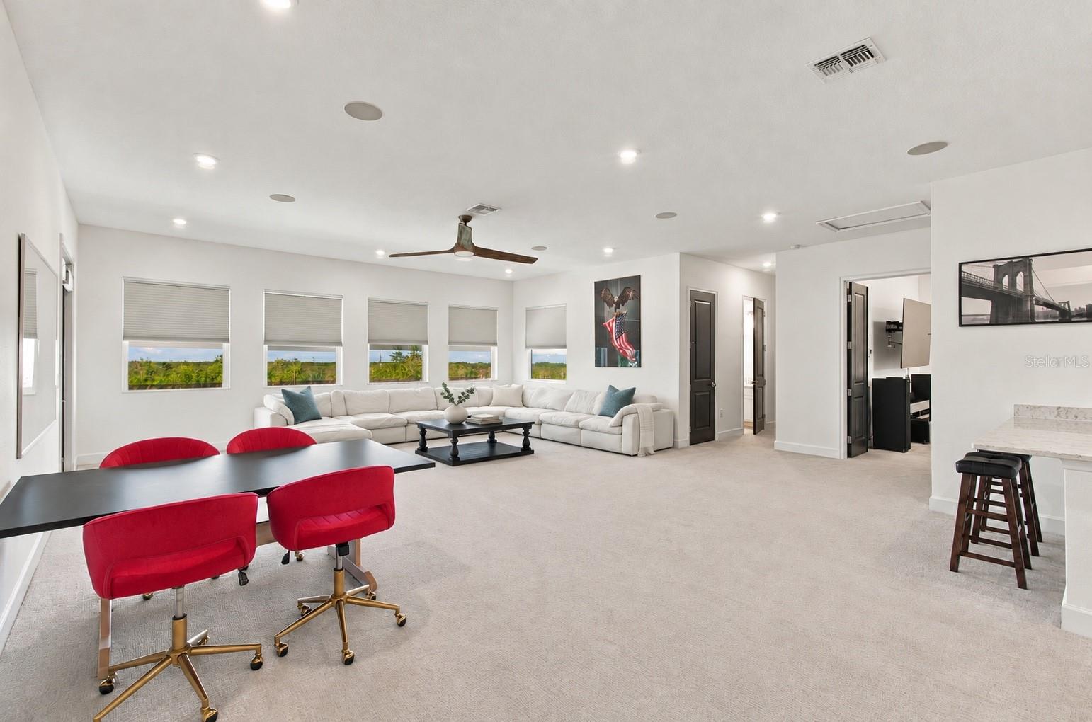 832 MANNS HARBOR DR