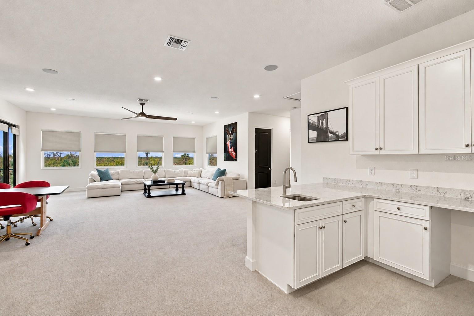 832 MANNS HARBOR DR