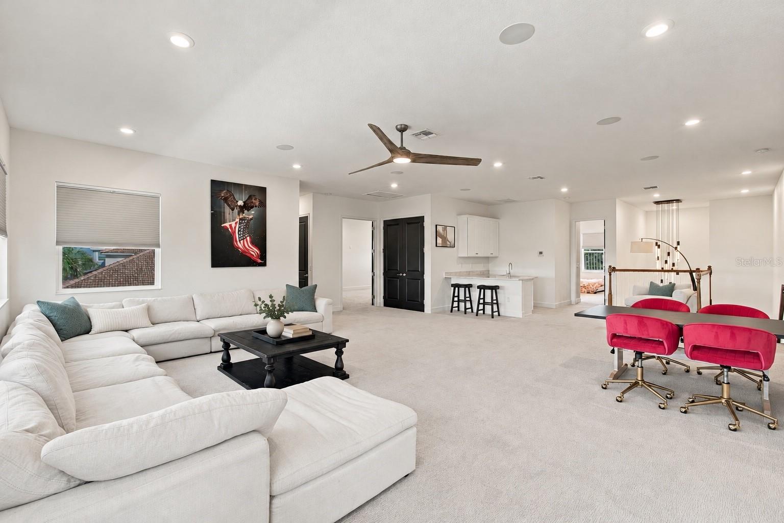 832 MANNS HARBOR DR