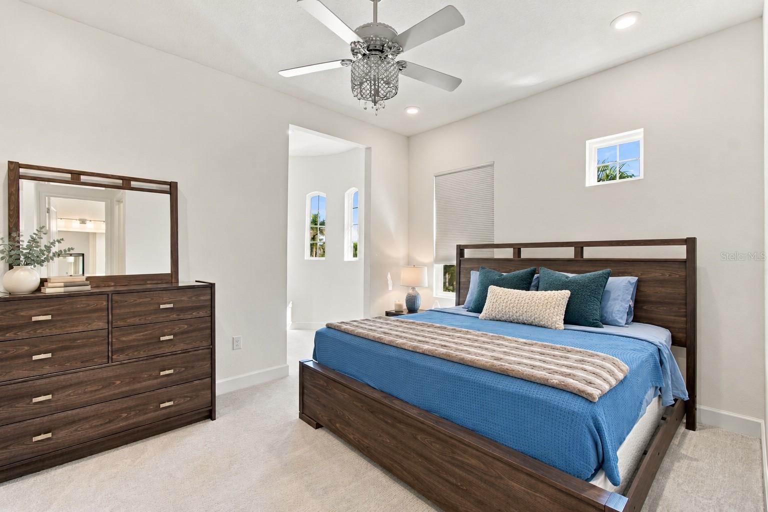 832 MANNS HARBOR DR