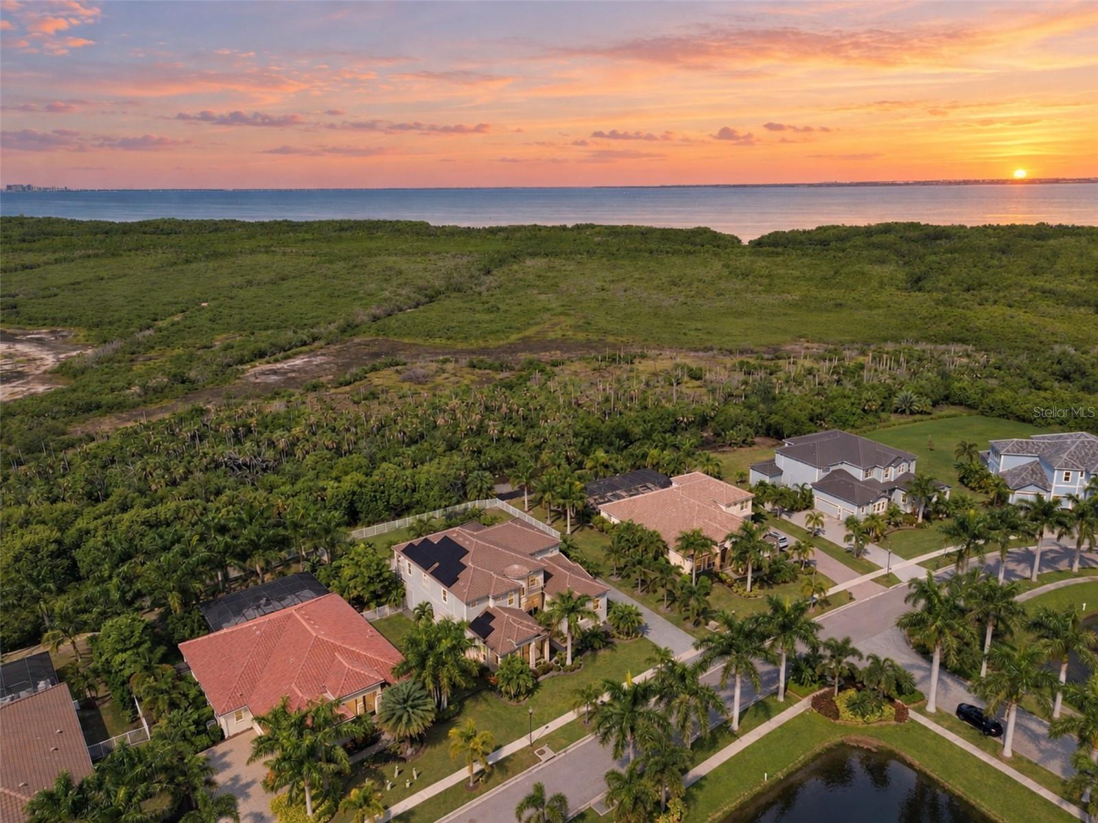 832 MANNS HARBOR DR