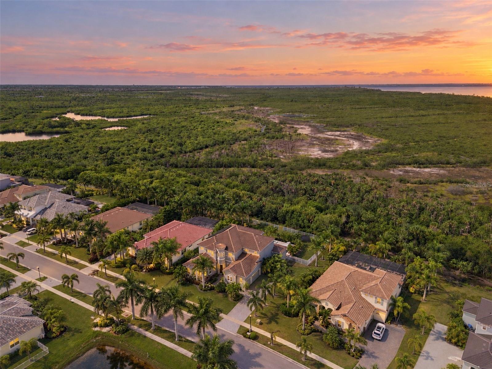 832 MANNS HARBOR DR