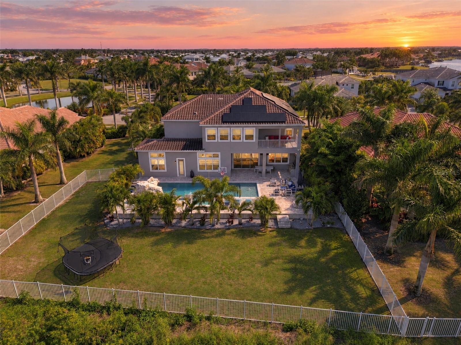 832 MANNS HARBOR DR