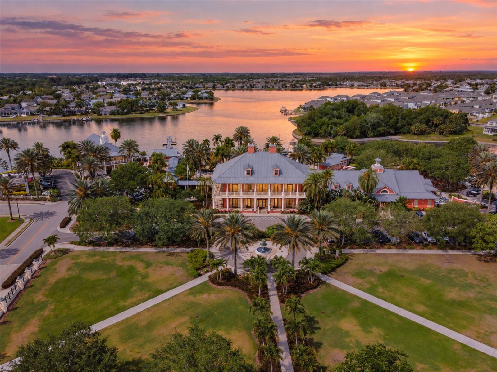 832 MANNS HARBOR DR