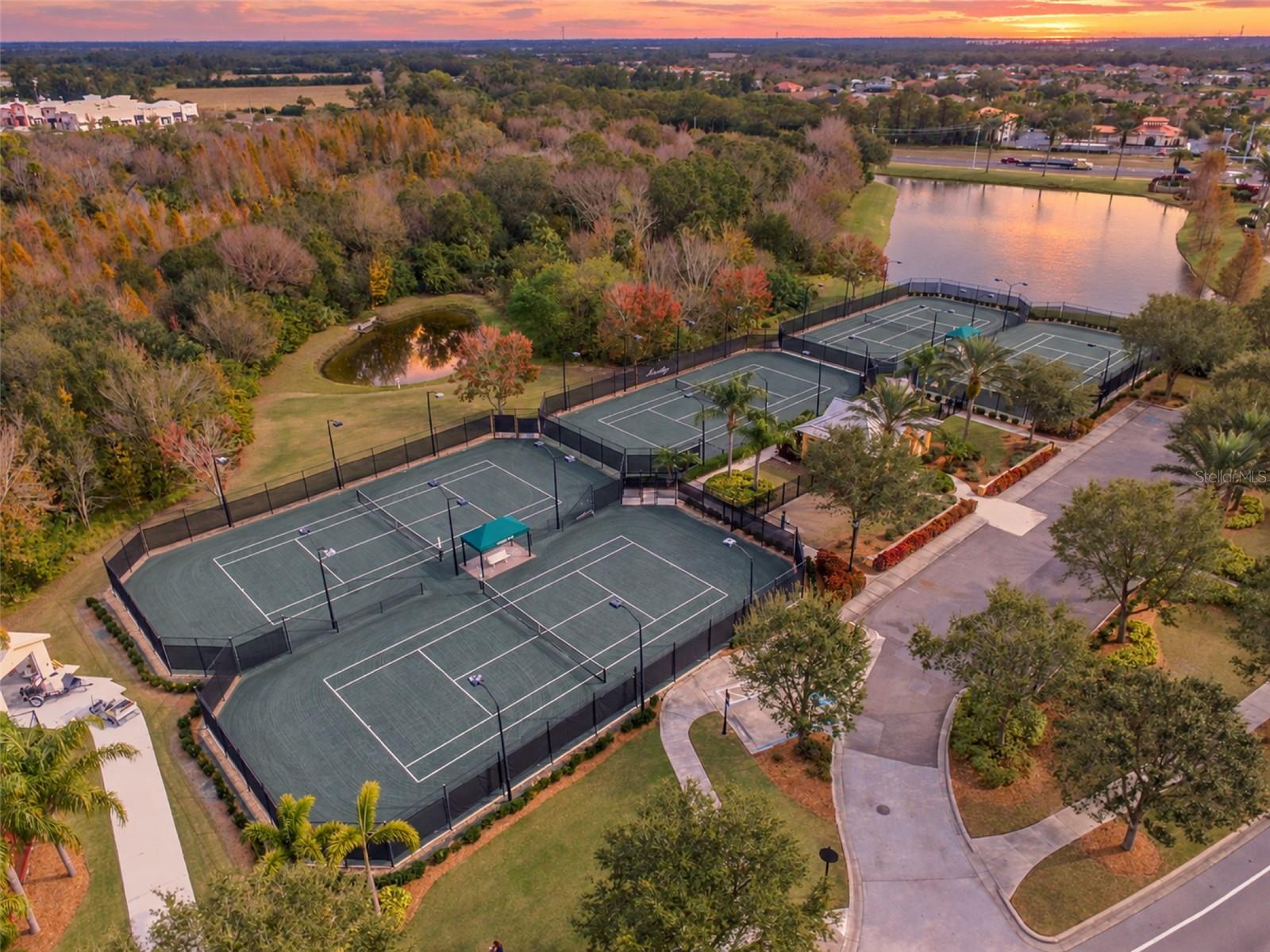 832 MANNS HARBOR DR