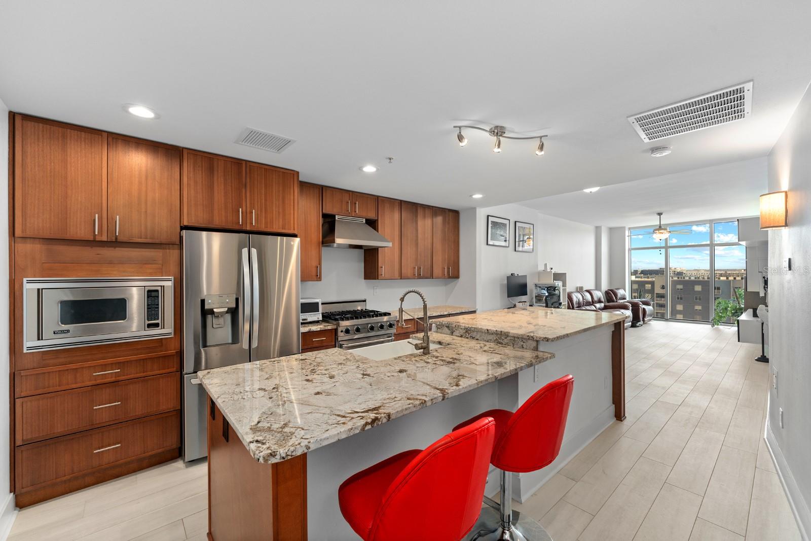 1208 E KENNEDY BLVD #723