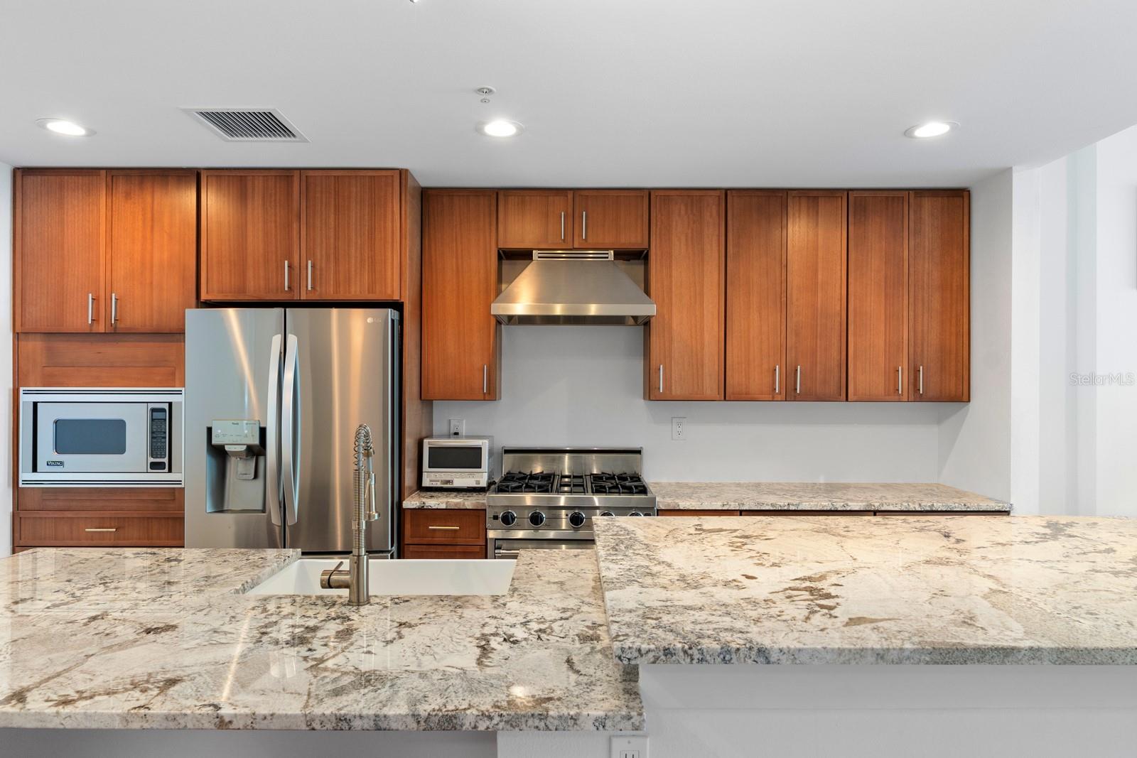 1208 E KENNEDY BLVD #723
