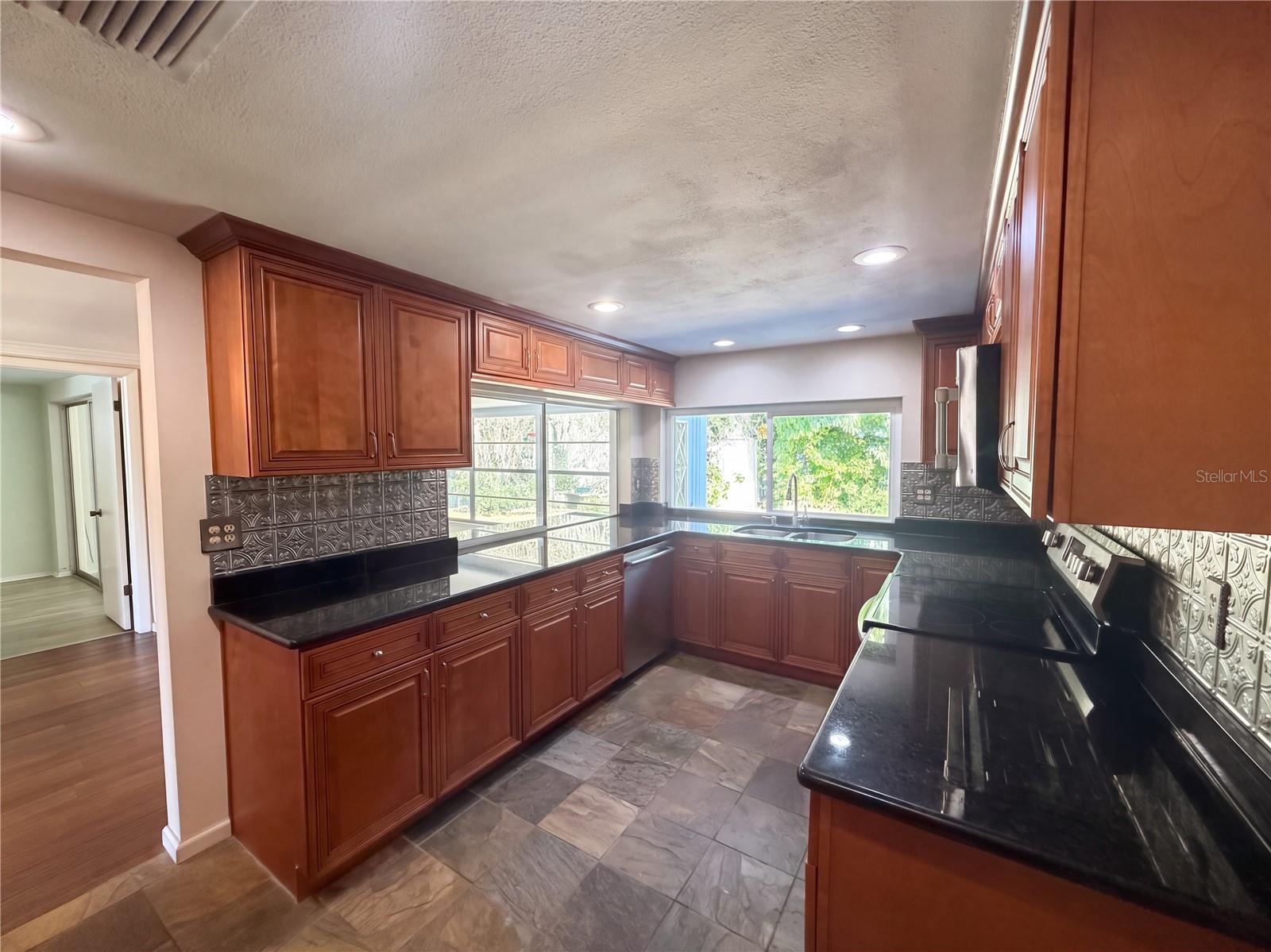 4111 WOODSVILLE DR
