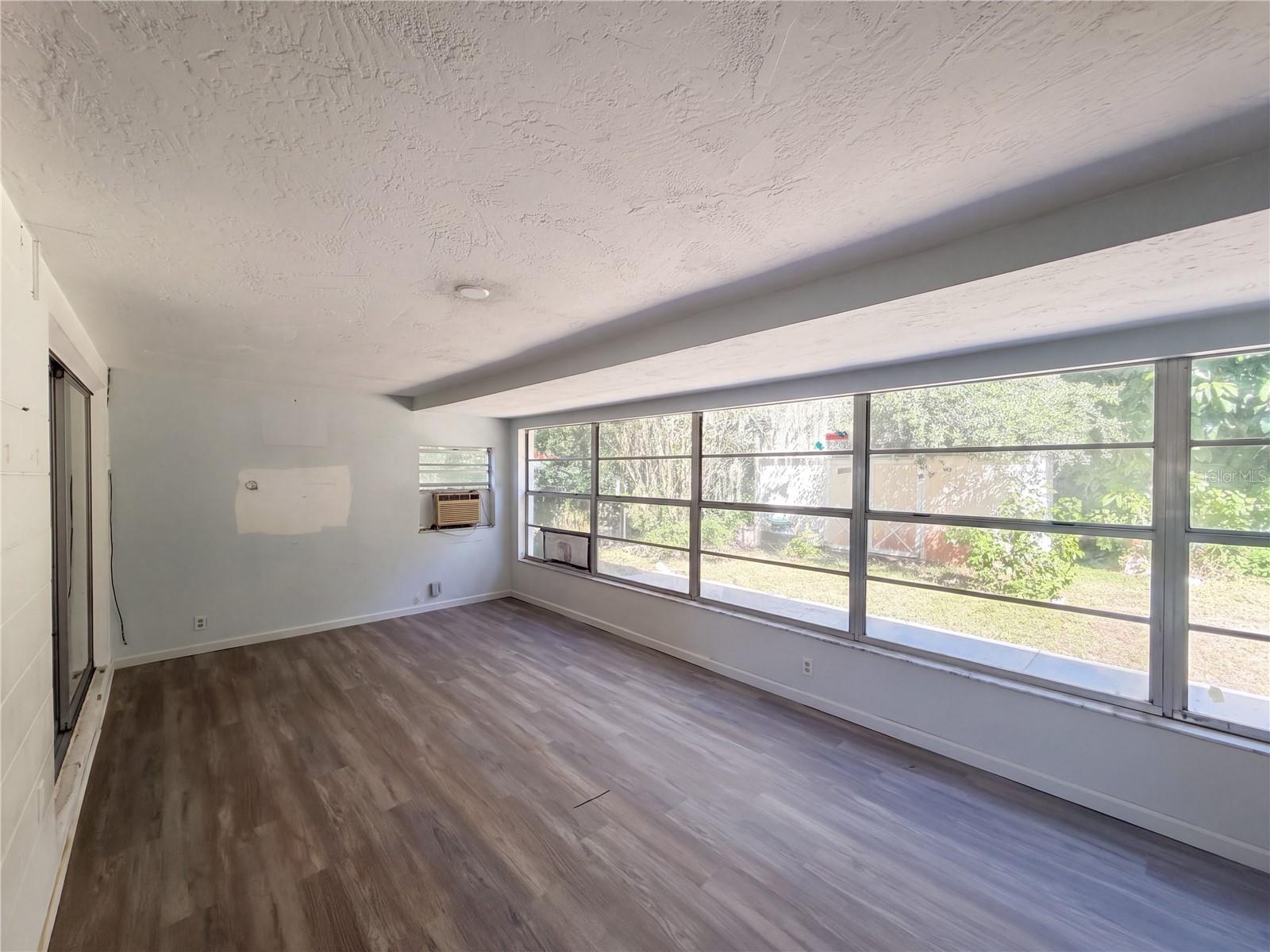 4111 WOODSVILLE DR