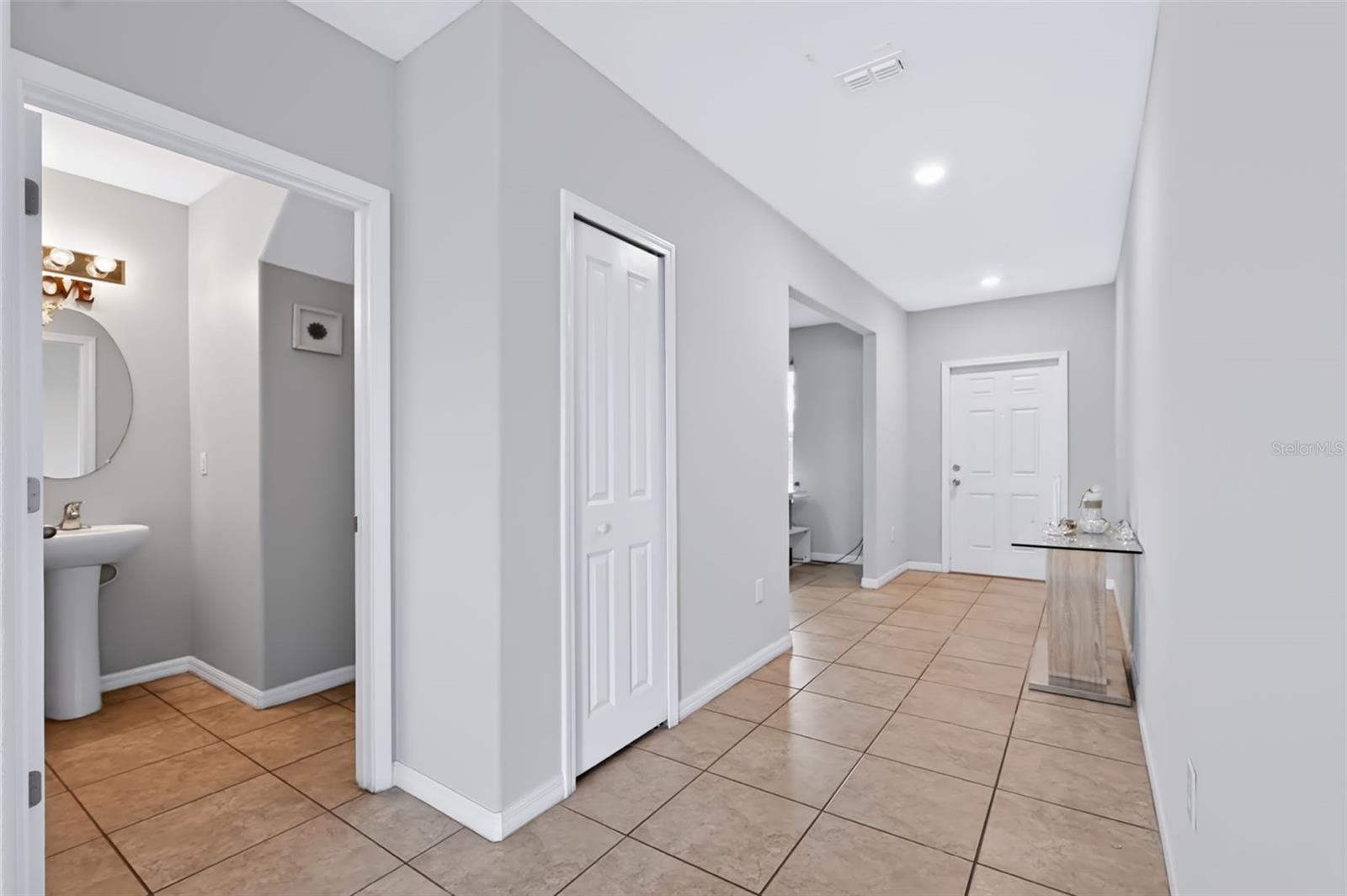 1711 BROAD WINGED HAWK DR