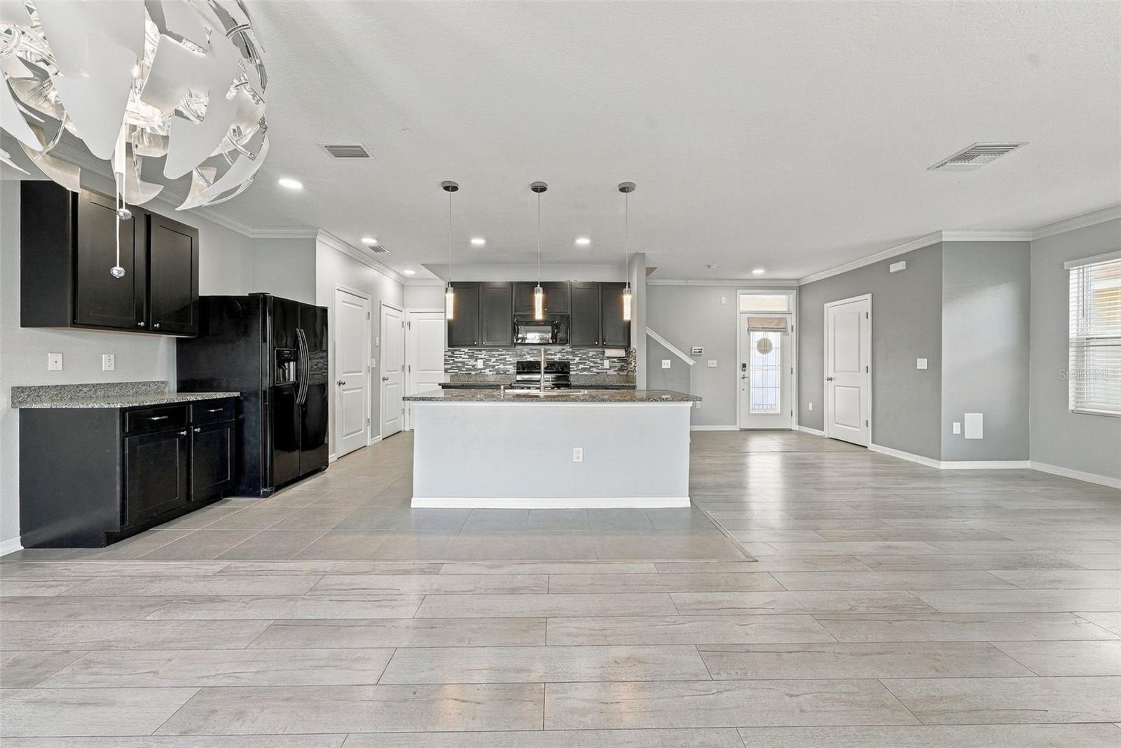 8028 PELICAN REED CIR