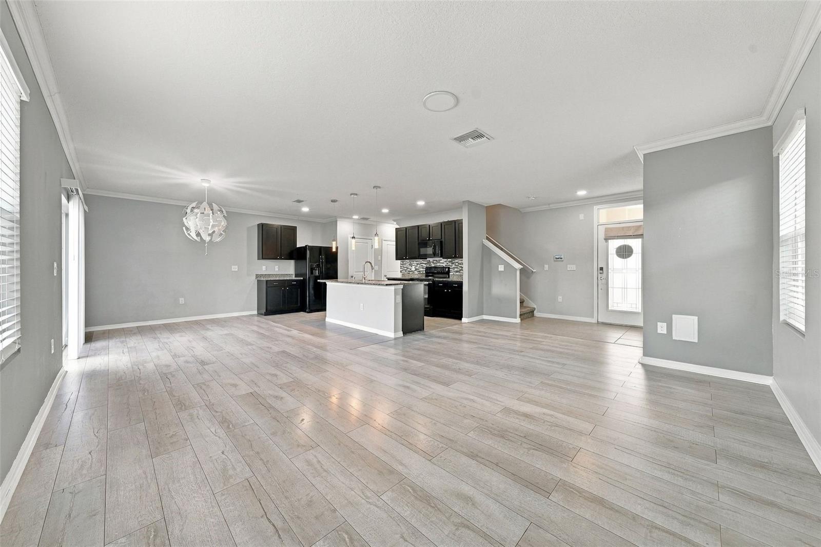 8028 PELICAN REED CIR