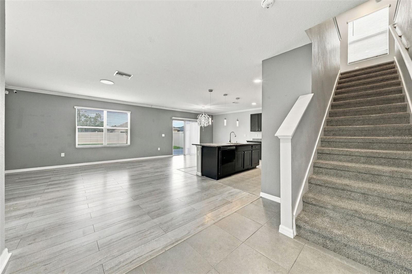 8028 PELICAN REED CIR