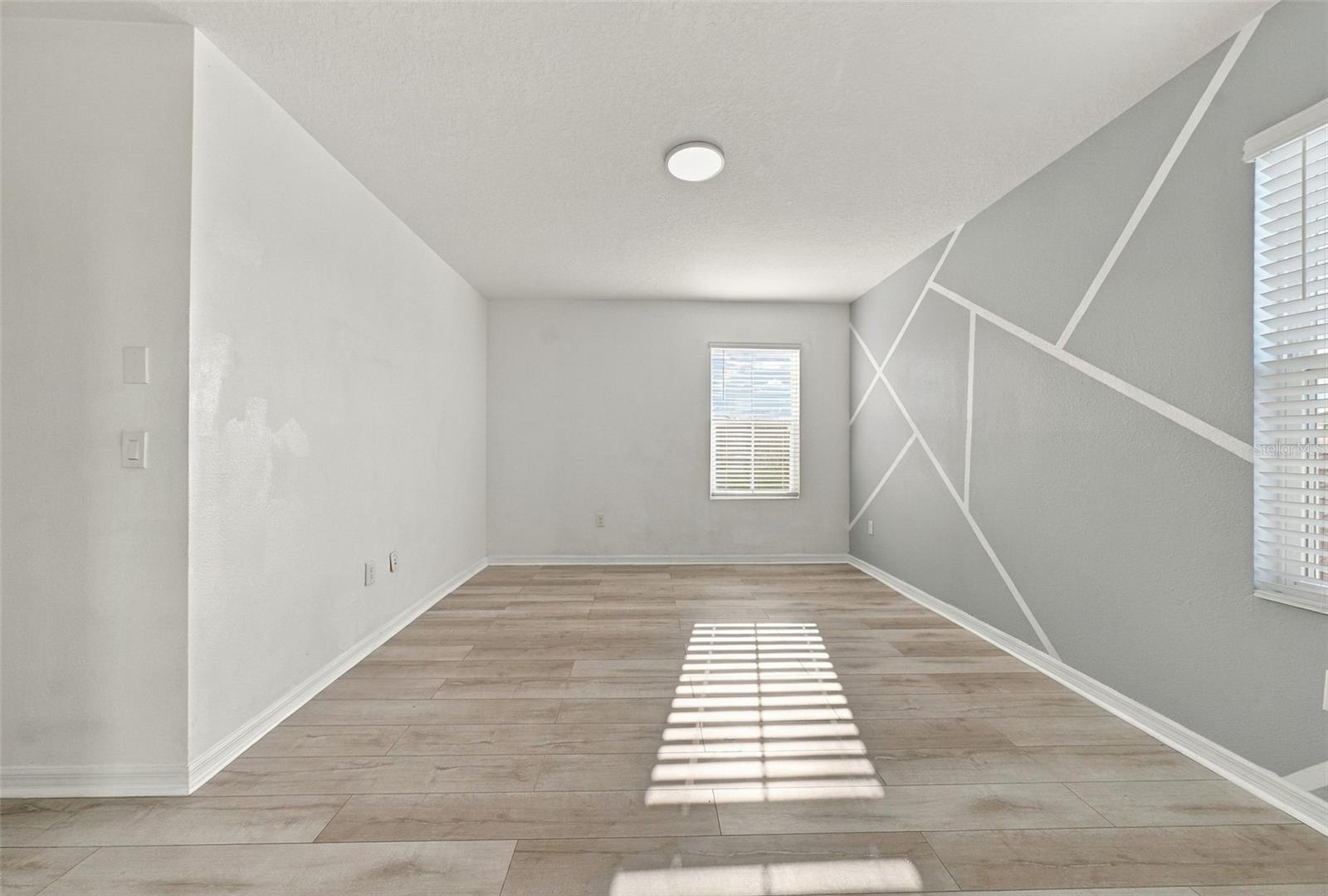 8028 PELICAN REED CIR