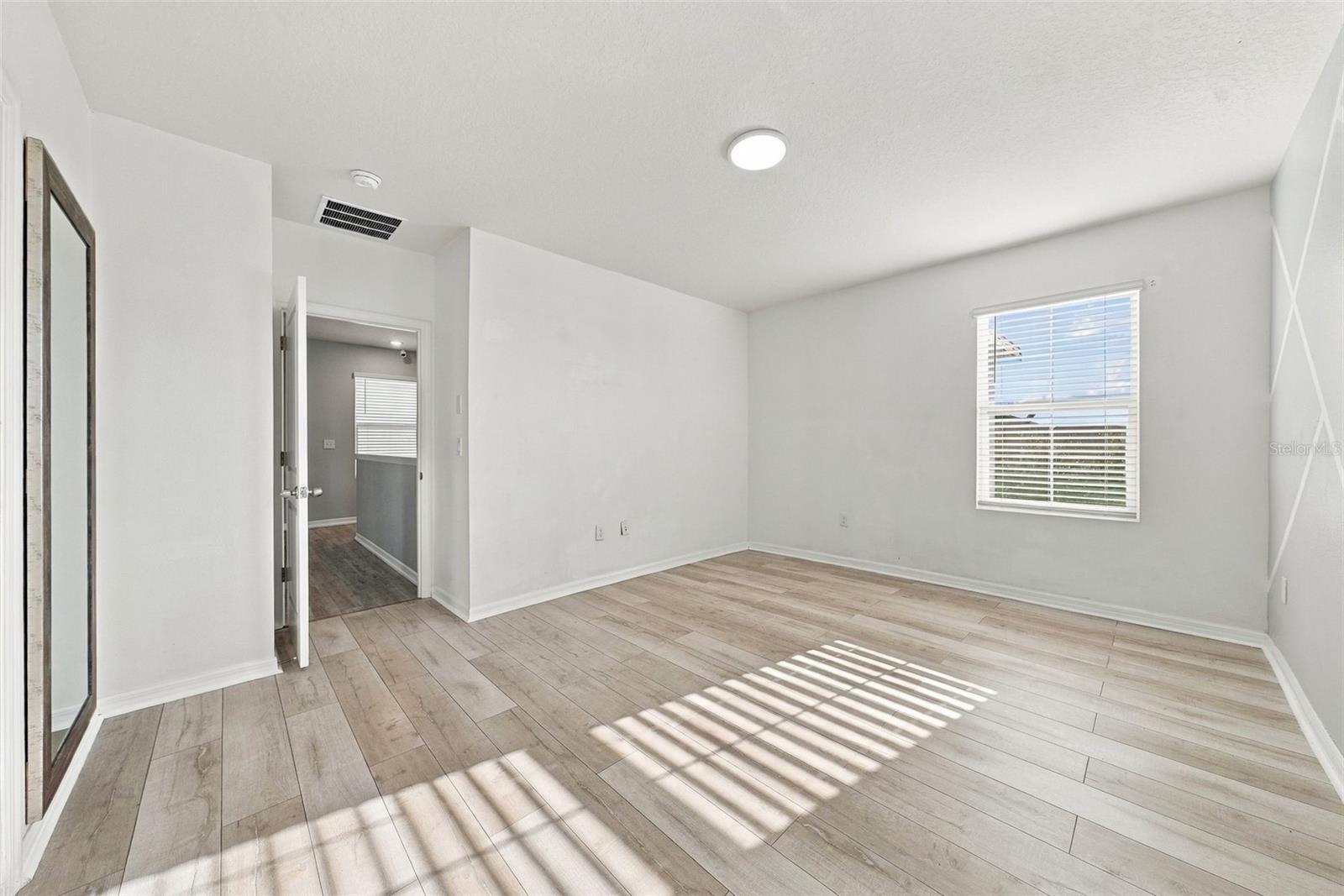 8028 PELICAN REED CIR