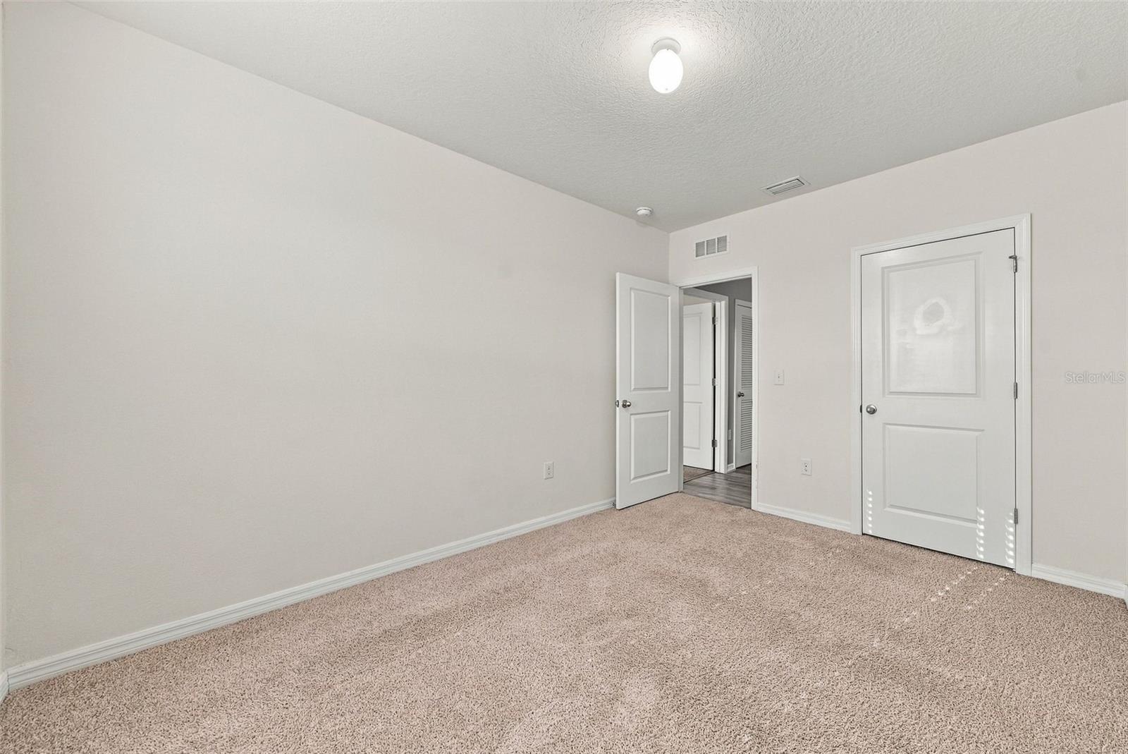 8028 PELICAN REED CIR
