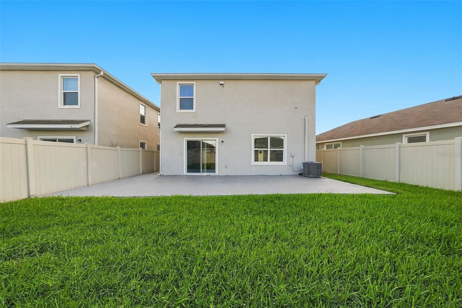 8028 PELICAN REED CIR