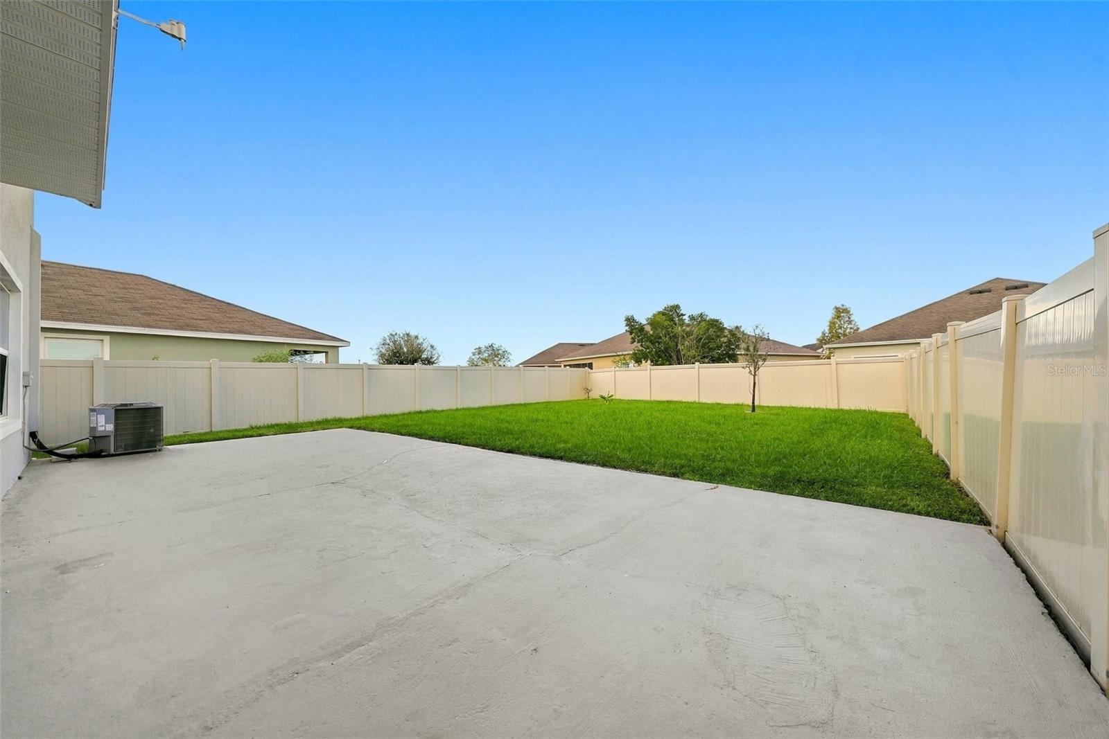 8028 PELICAN REED CIR