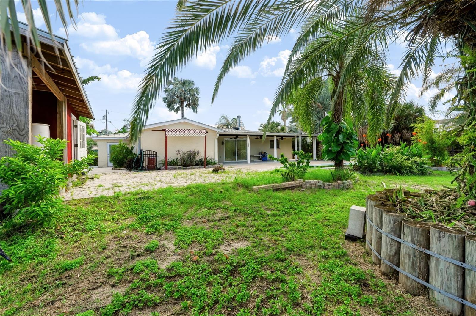 2123 BAYOU DR