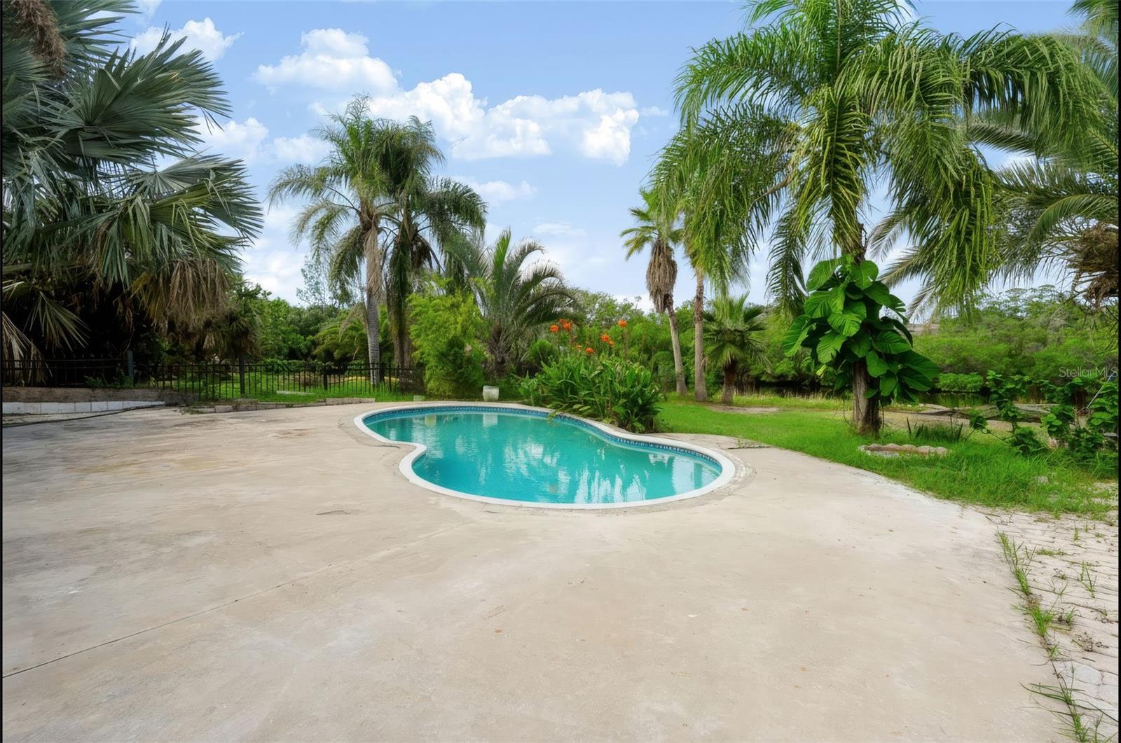 2123 BAYOU DR
