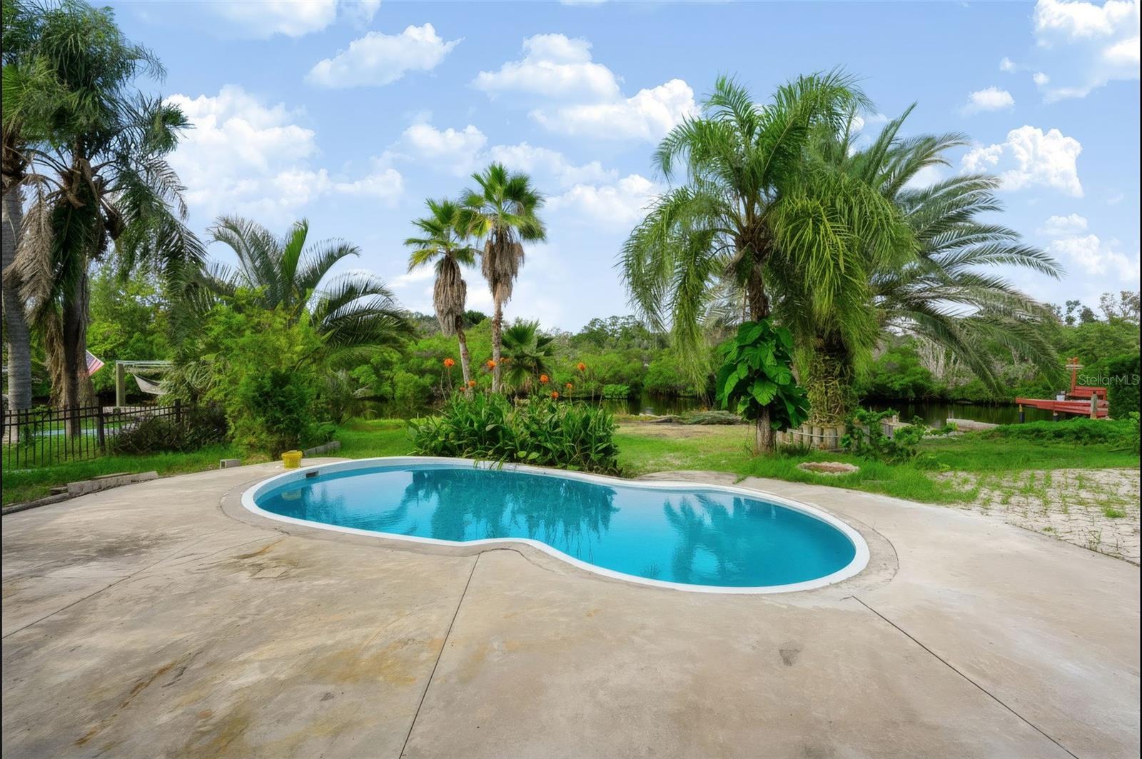 2123 BAYOU DR