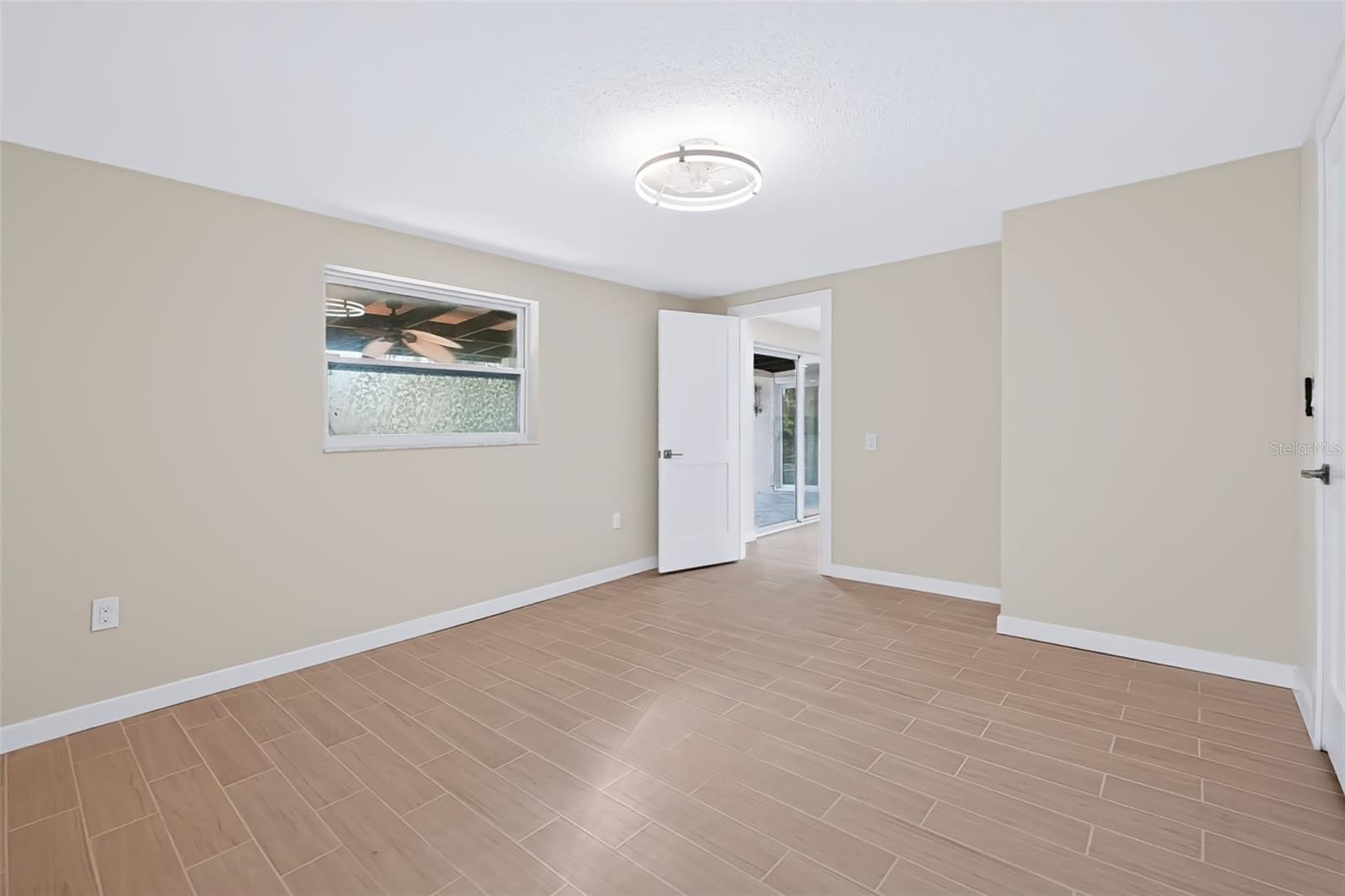 2123 BAYOU DR