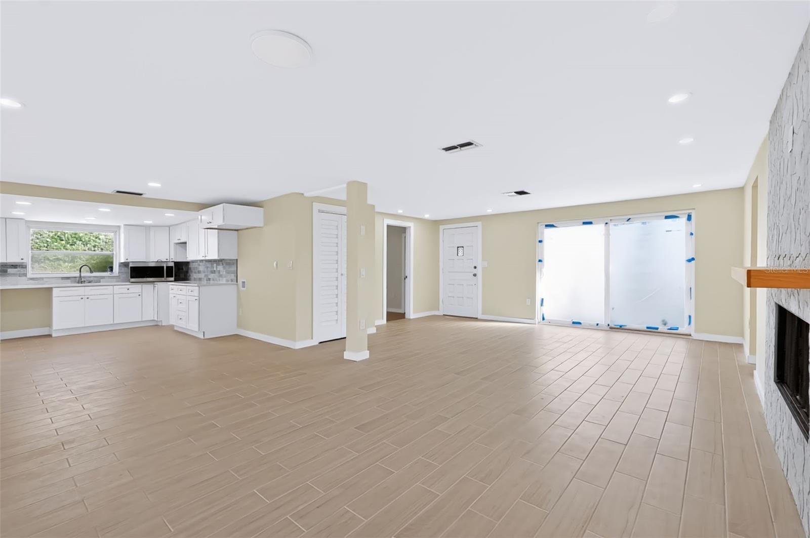 2123 BAYOU DR