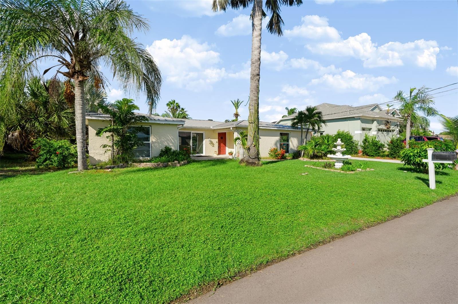 2123 BAYOU DR