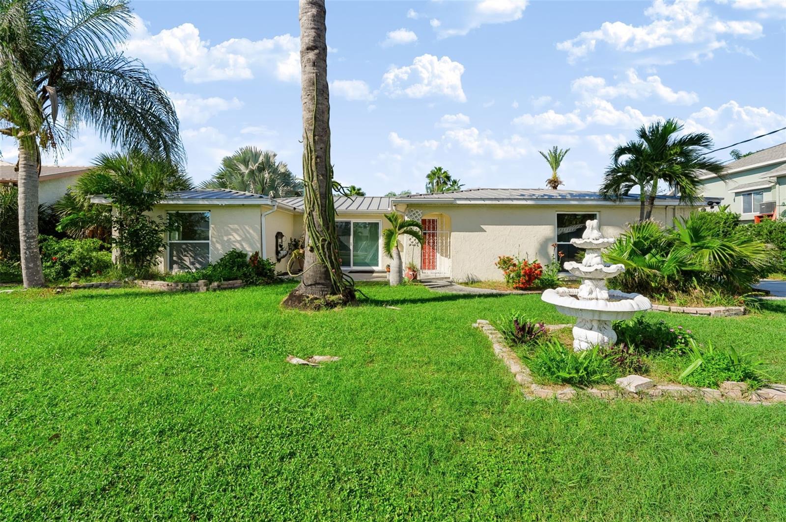 2123 BAYOU DR