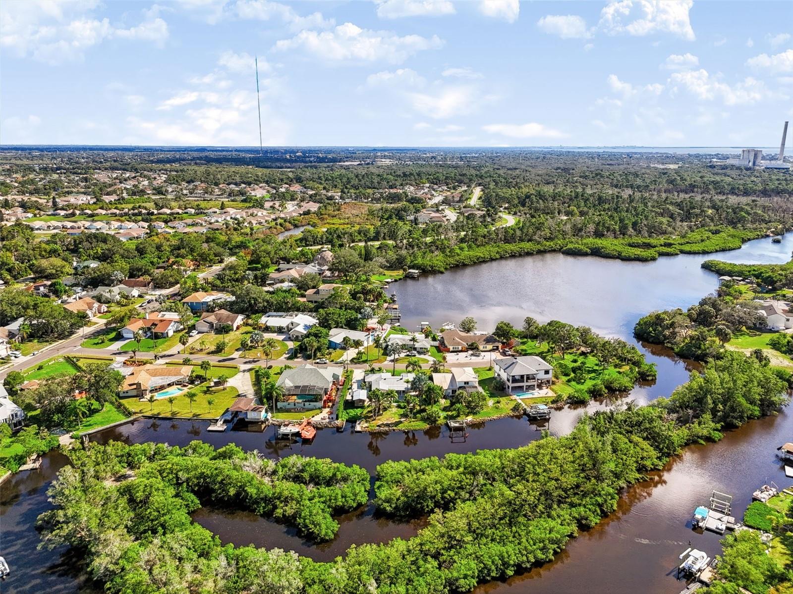 2123 BAYOU DR